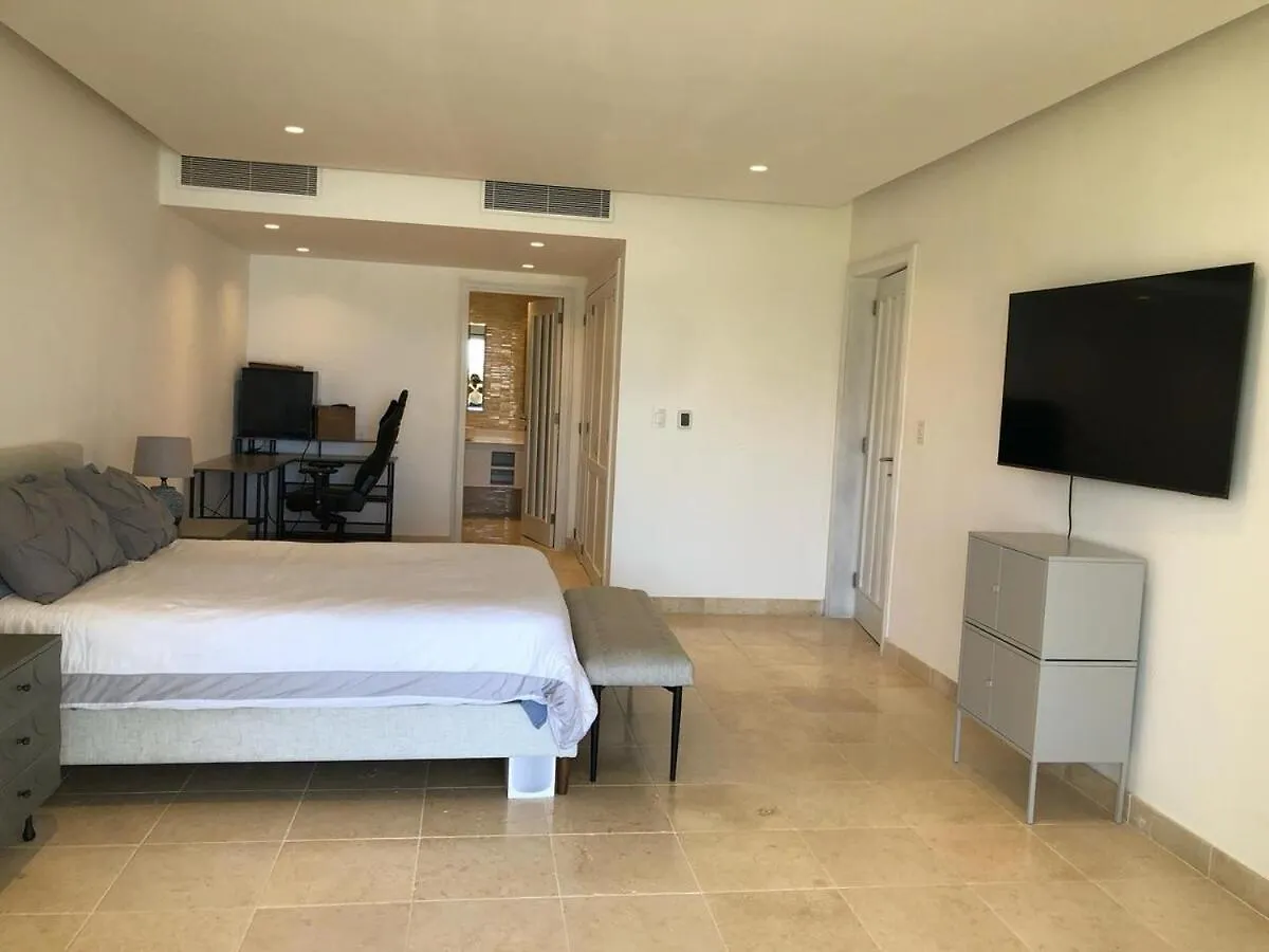 Large And Spacious 1 Bedroom Beachfront Condo In Cap Cana, 蓬塔卡纳
