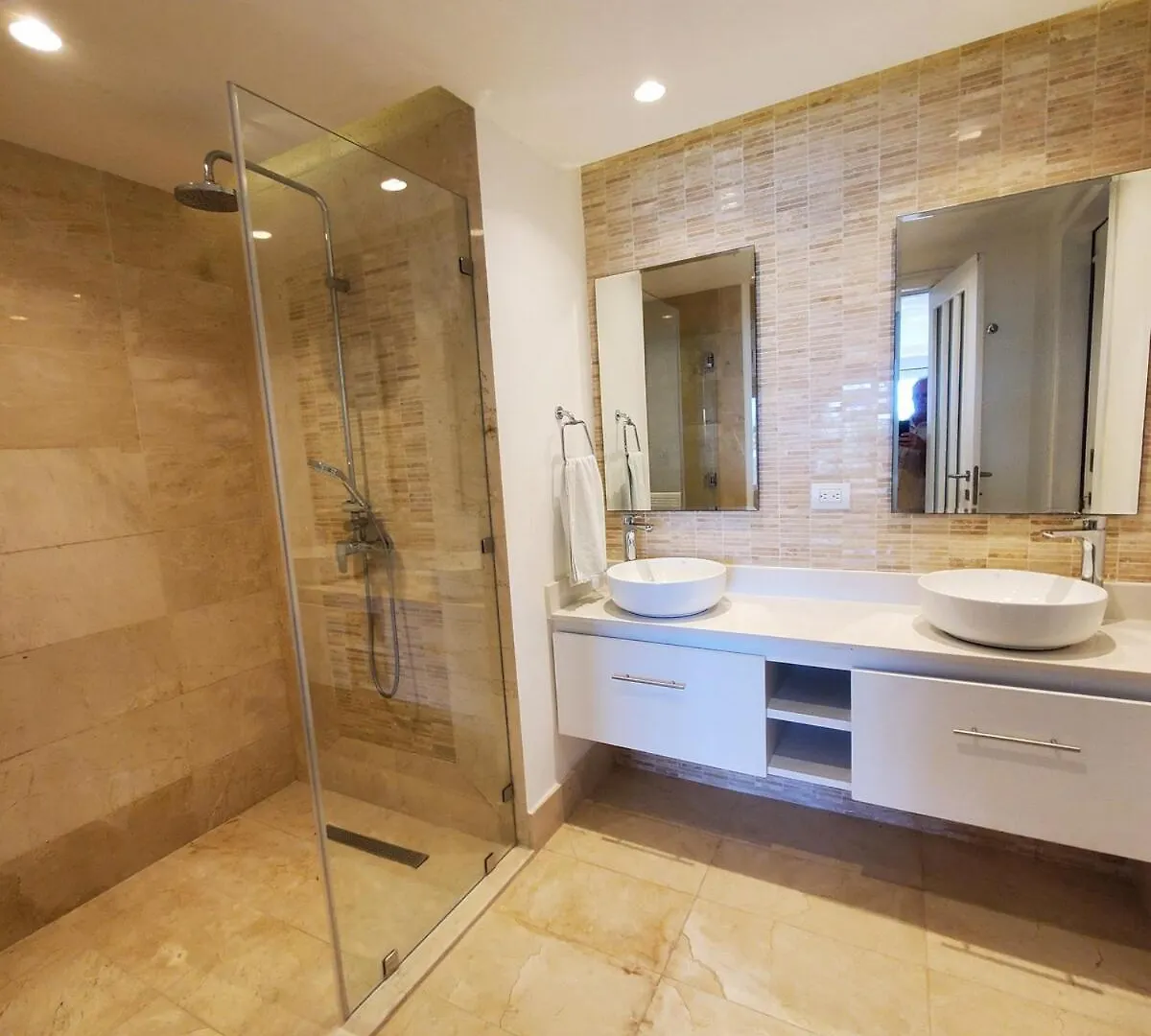 Large And Spacious 1 Bedroom Beachfront Condo In Cap Cana, Punta Cana Daire